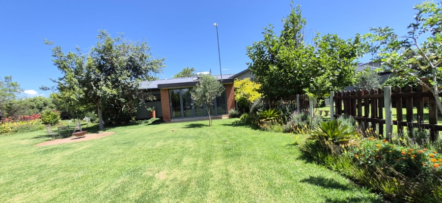 5 Bedroom Property for Sale in Rustenburg Rural North West